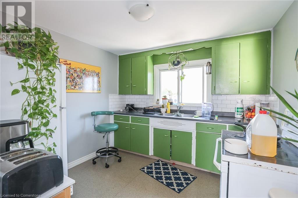 Photo 16 of 67 St George Street, St Catharines ON