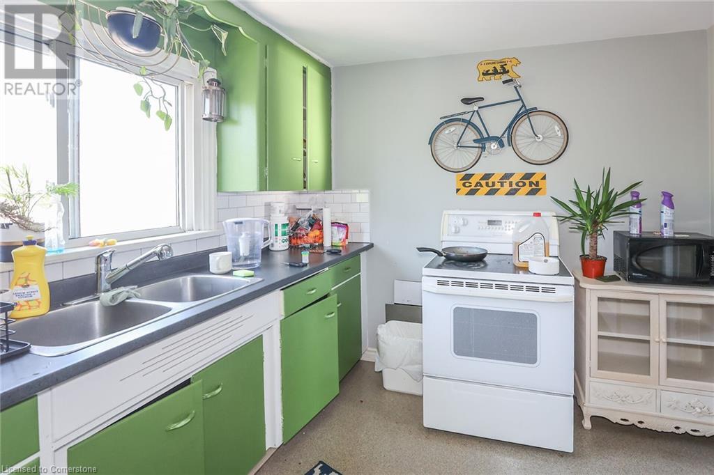 Photo 18 of 67 St George Street, St Catharines ON