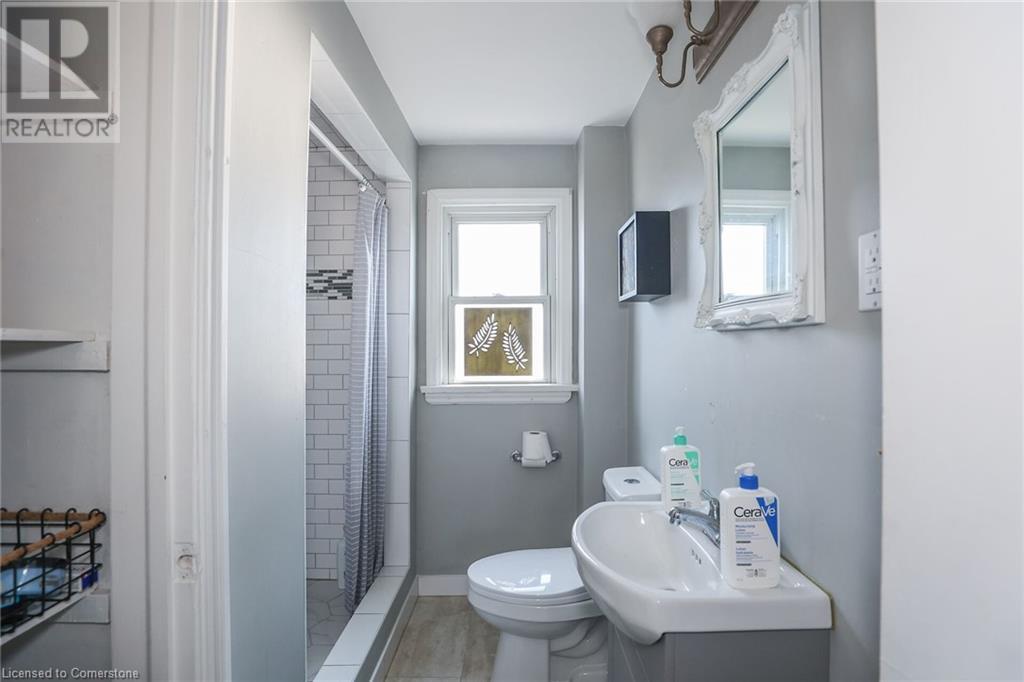 Photo 23 of 67 St George Street, St Catharines ON