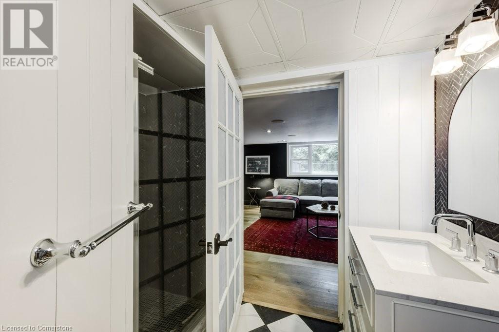Photo 36 of 3 Fallsview Road, Hamilton ON
