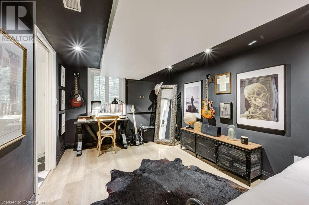 Photo 38 of 3 Fallsview Road, Hamilton ON