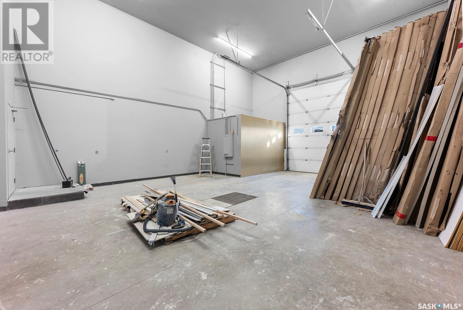 Photo 3 of 2124 Turvey Road E, Regina SK