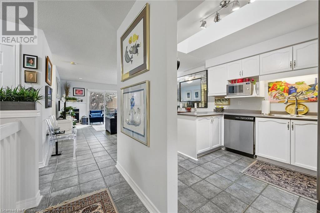 Photo 8 of 810 Golf Links Road Unit 31, Ancaster ON