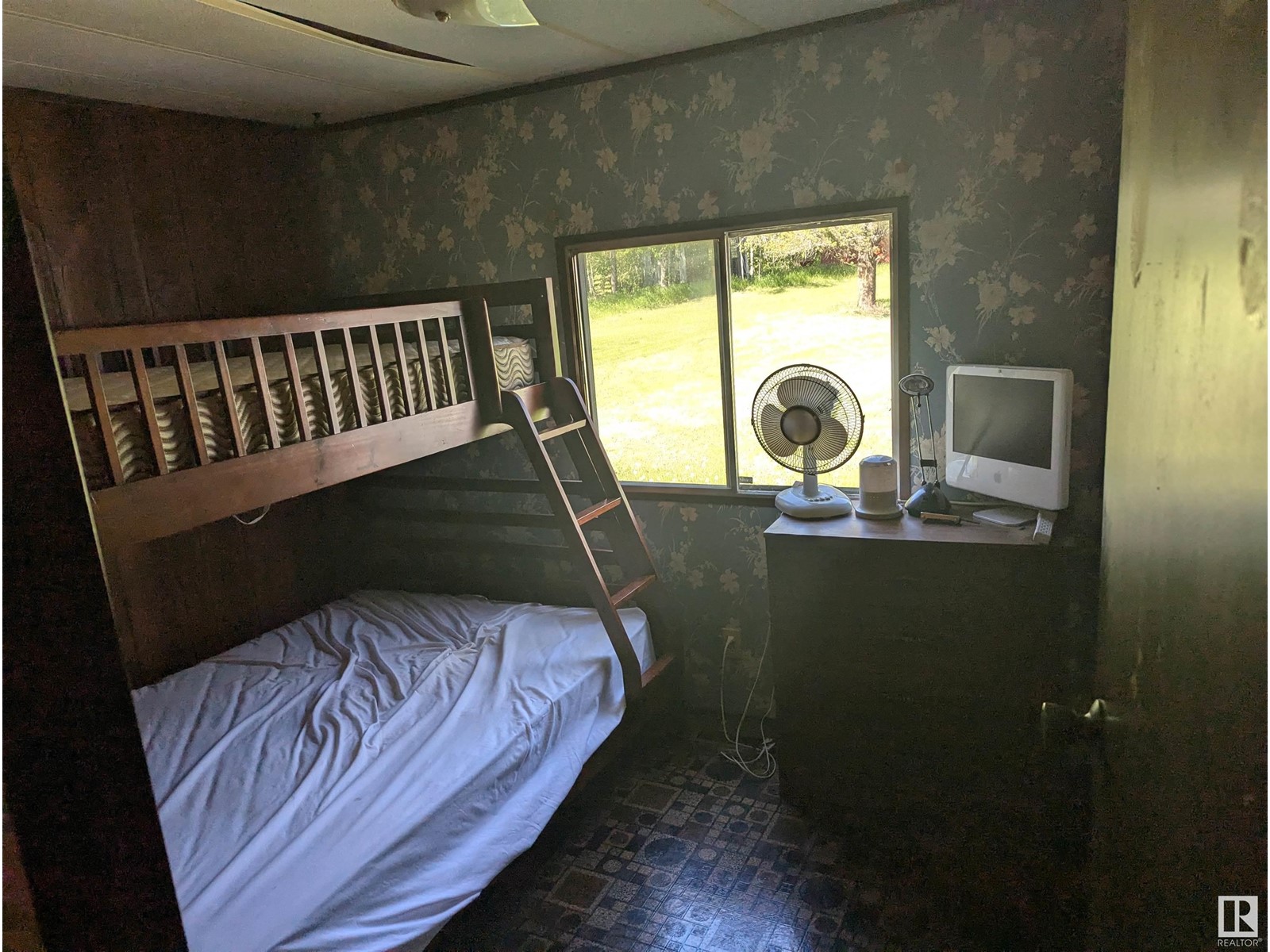 Photo 12 of 3902 Scott Av, Rural Wetaskiwin County AB