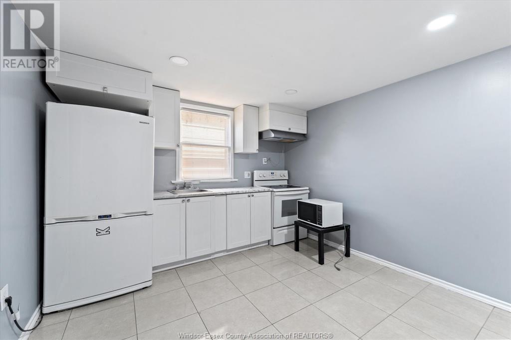 Photo 5 of 691 Windermere Road, Windsor ON