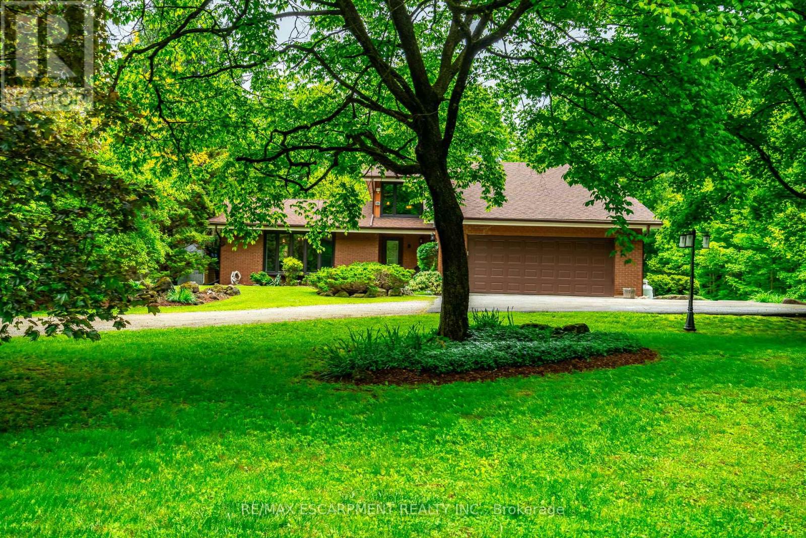 Photo 2 of 7575 Milburough Line, Milton ON