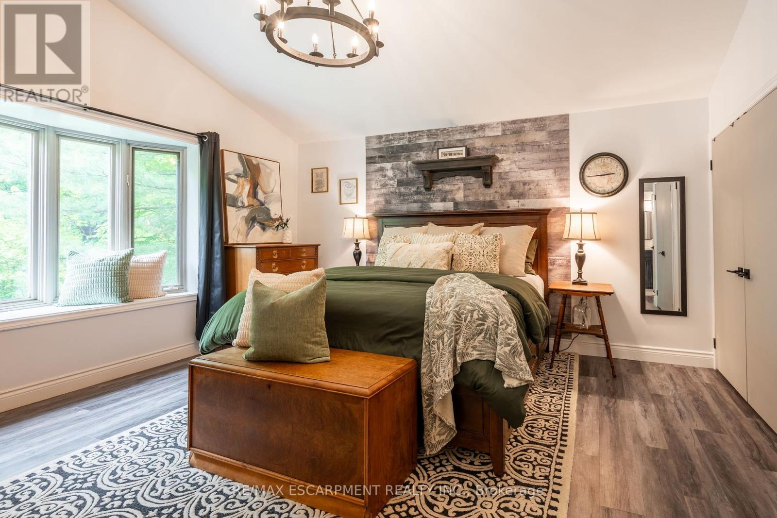 Photo 22 of 7575 Milburough Line, Milton ON