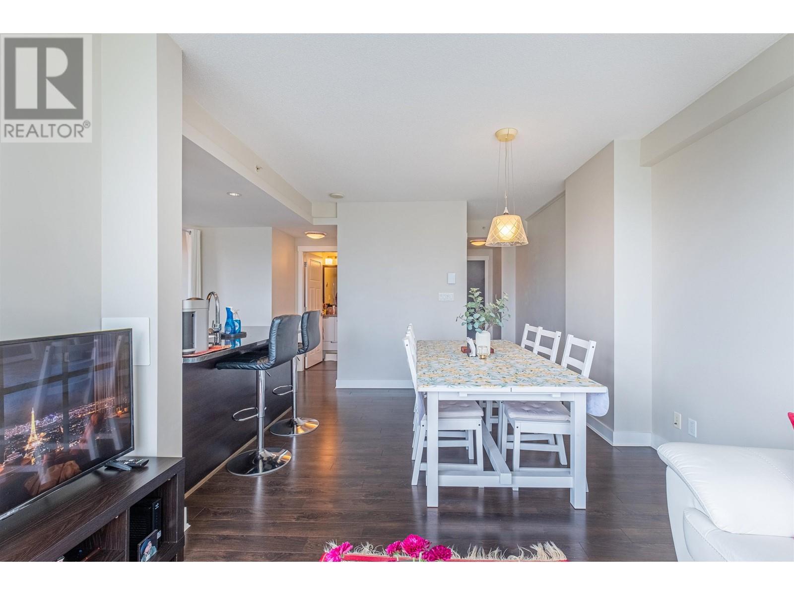 Photo 6 of 3205 2968 Glen Drive, Coquitlam BC