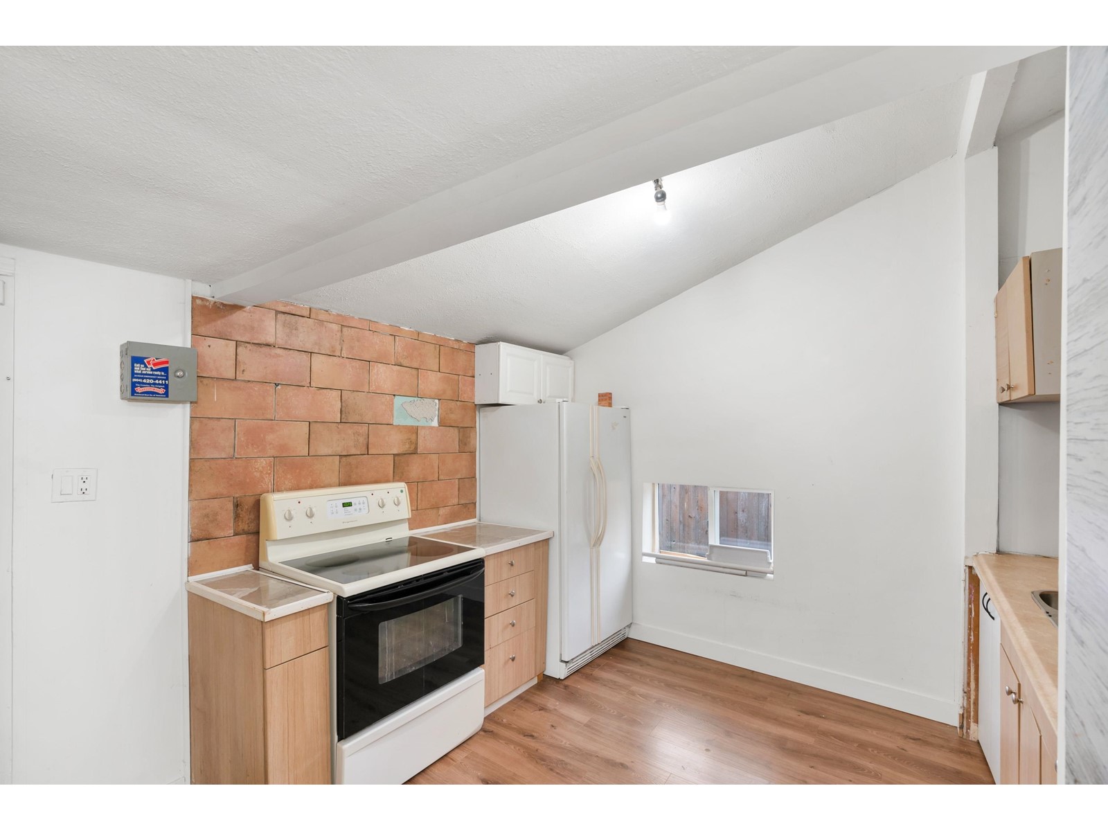 7472 TURNER STREET, Mission