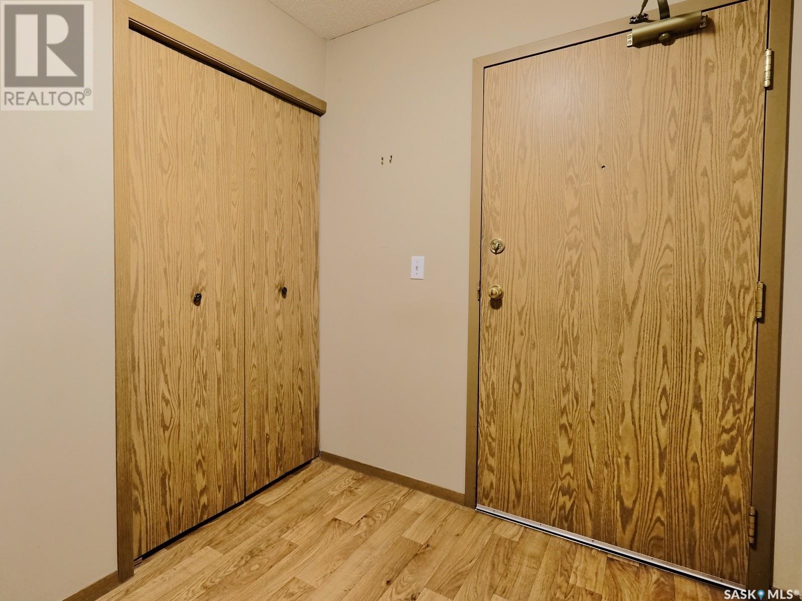 Photo 27 of 101 114 Third Avenue E, Rosetown SK