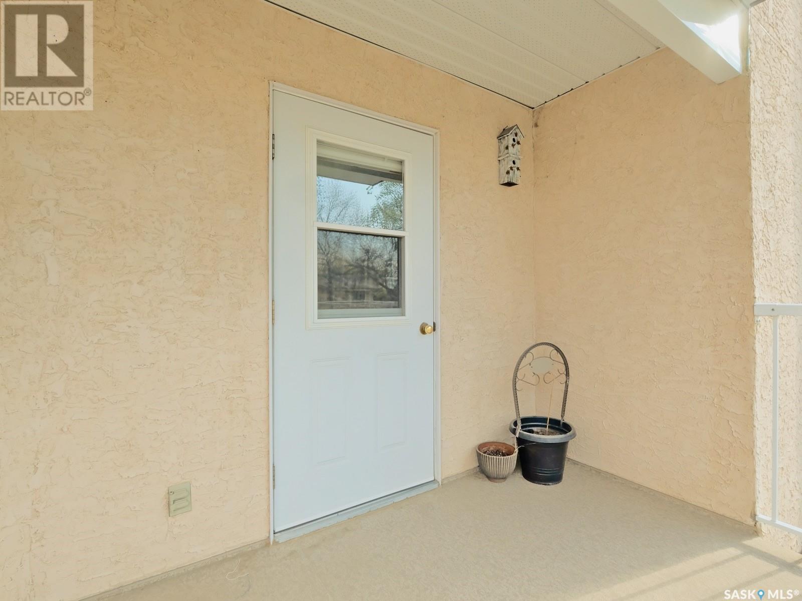 Photo 19 of 101 114 Third Avenue E, Rosetown SK