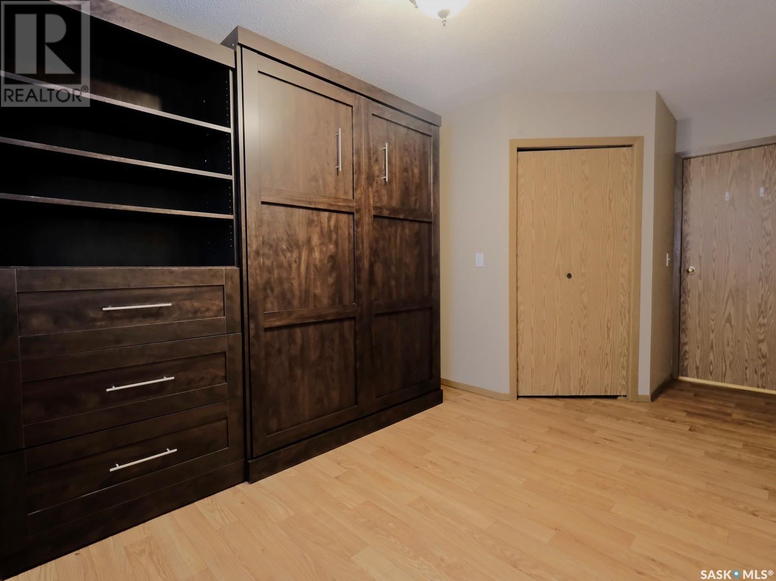 Photo 7 of 101 114 Third Avenue E, Rosetown SK