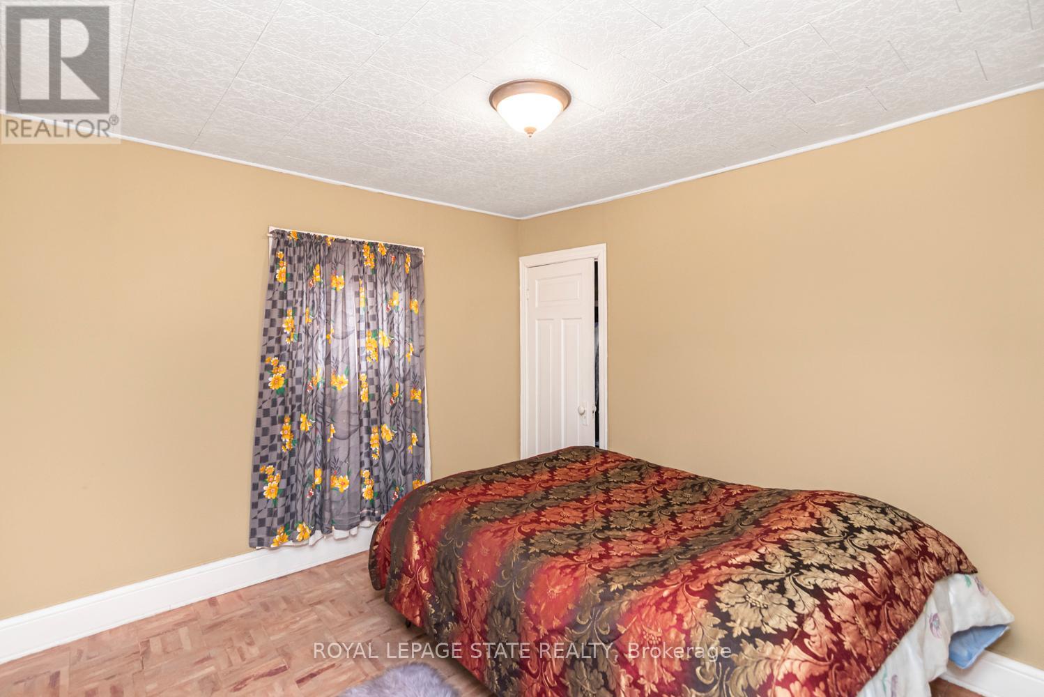 Photo 17 of 44 Arthur Avenue N, Hamilton ON