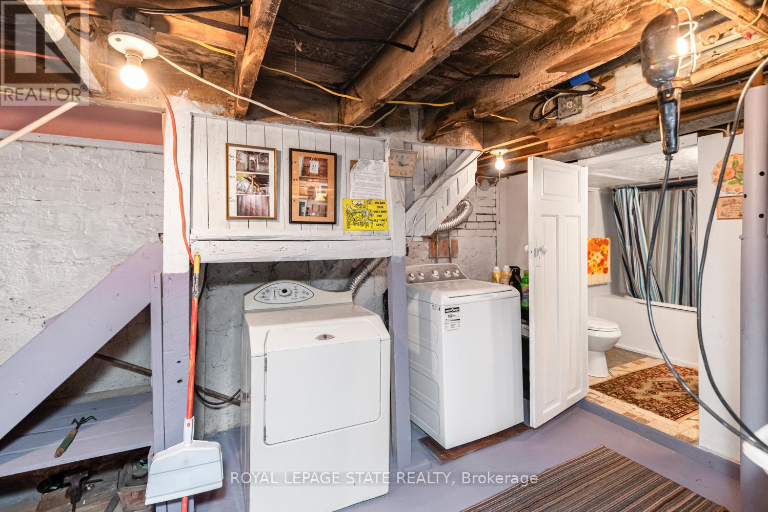 Photo 35 of 44 Arthur Avenue N, Hamilton ON