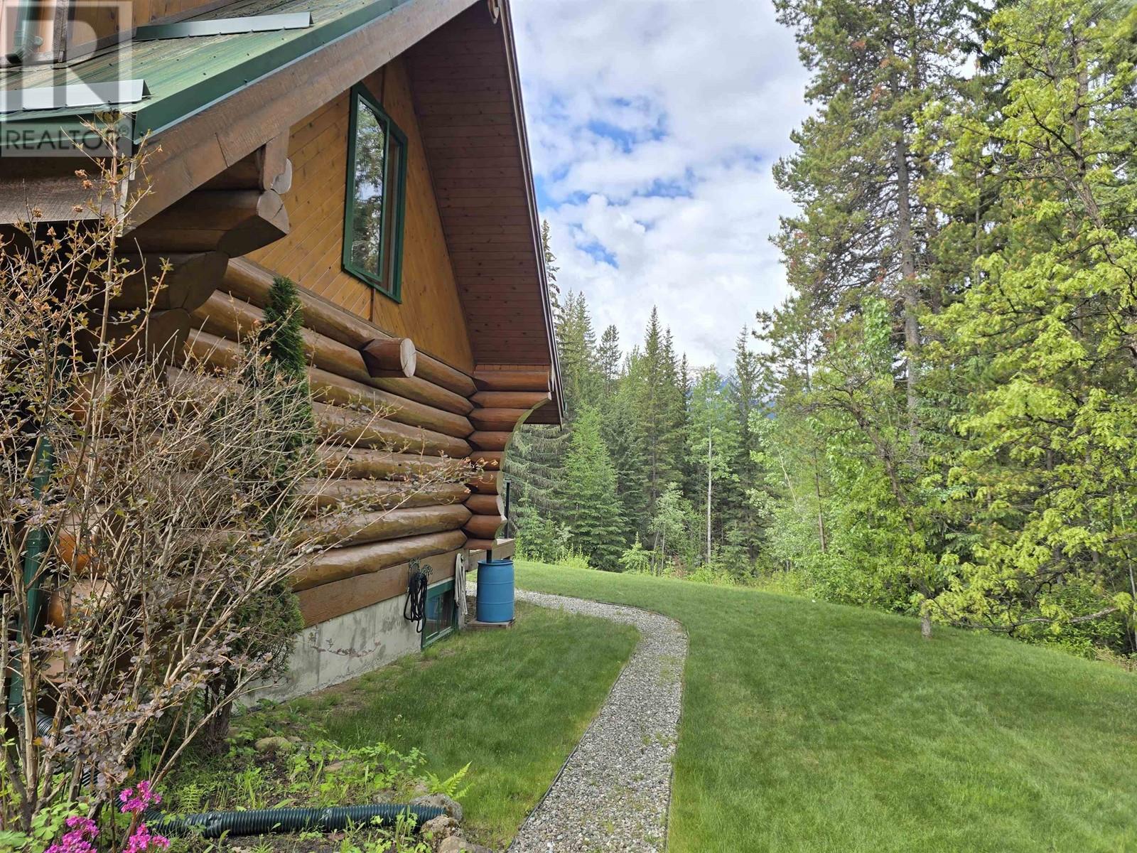 3535 CROOKED CREEK ROAD, Valemount