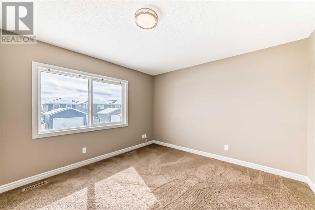 84 River Heights Boulevard, Cochrane