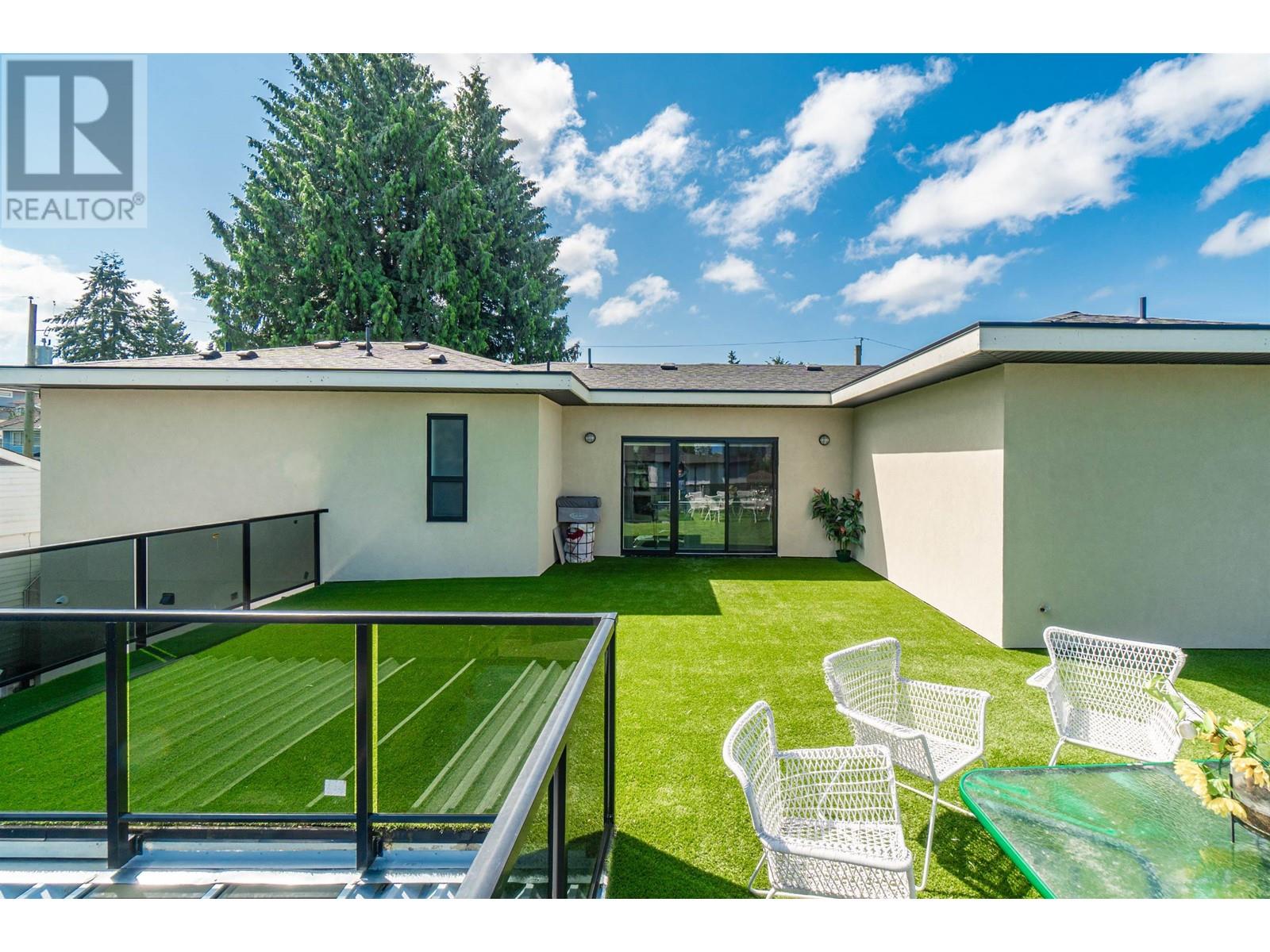 Photo 17 of 4949 Fulwell Street, Burnaby BC