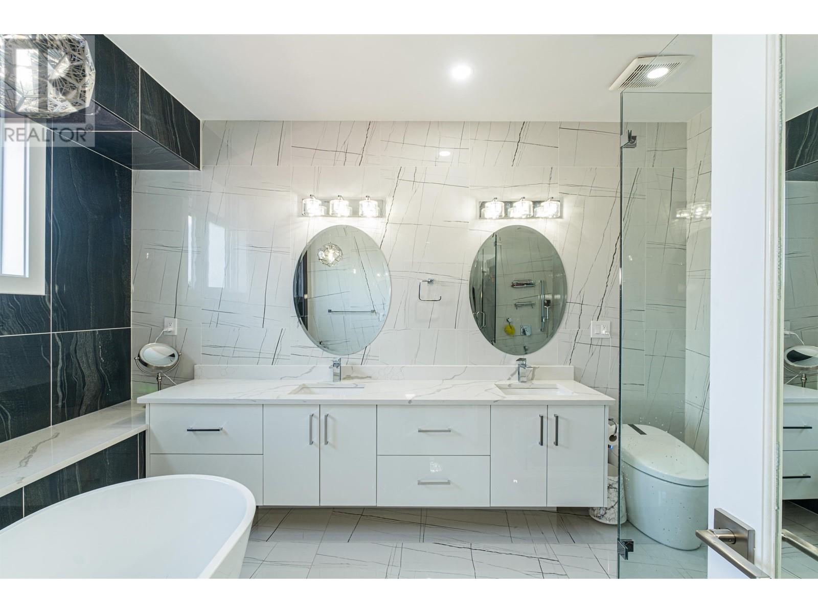 Photo 4 of 4949 Fulwell Street, Burnaby BC