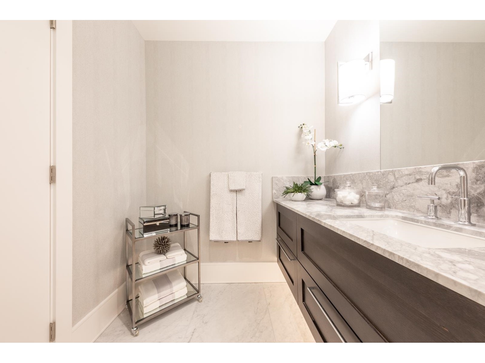 1501 1500 MARTIN STREET, White Rock real estate listing R2980114