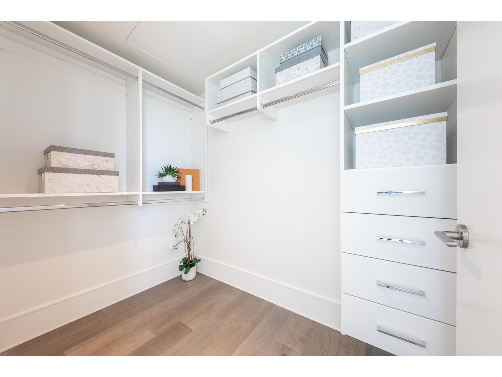 1501 1500 MARTIN STREET, White Rock real estate listing R2980114