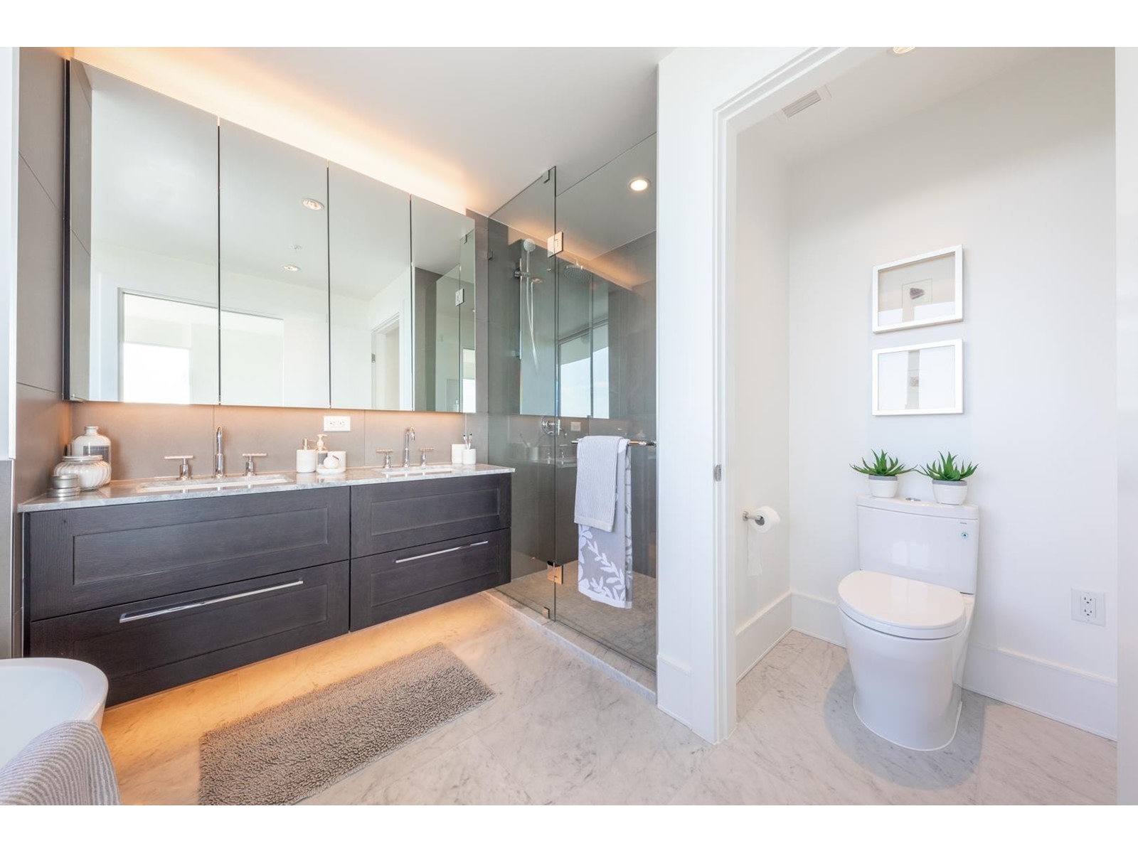 1501 1500 MARTIN STREET, White Rock real estate listing R2980114