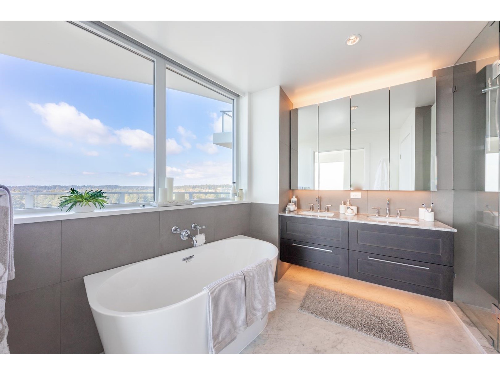 1501 1500 MARTIN STREET, White Rock real estate listing R2980114