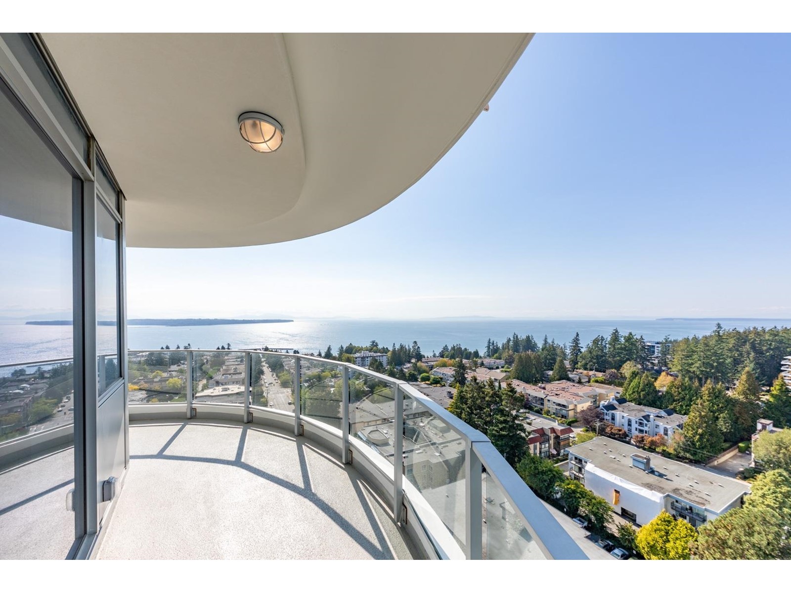 1501 1500 MARTIN STREET, White Rock real estate listing R2980114