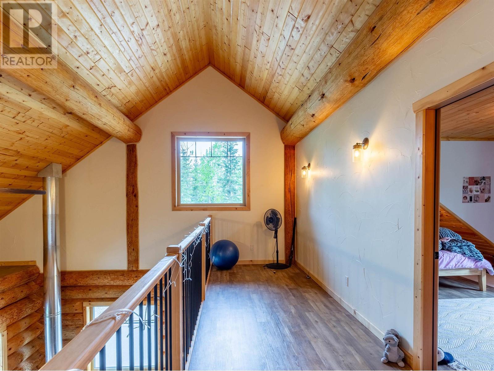 585 16 HIGHWAY, Smithers