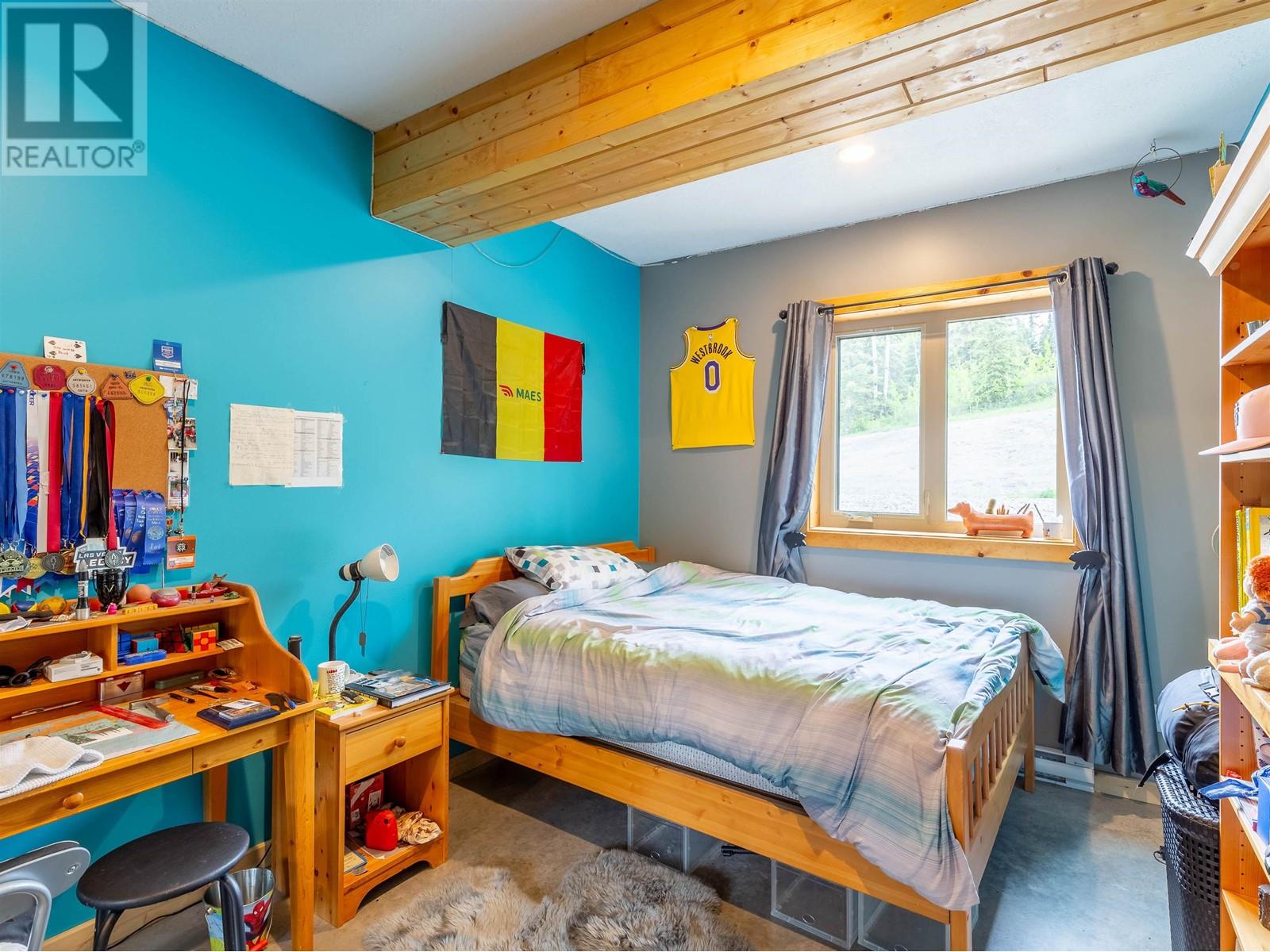 585 16 HIGHWAY, Smithers