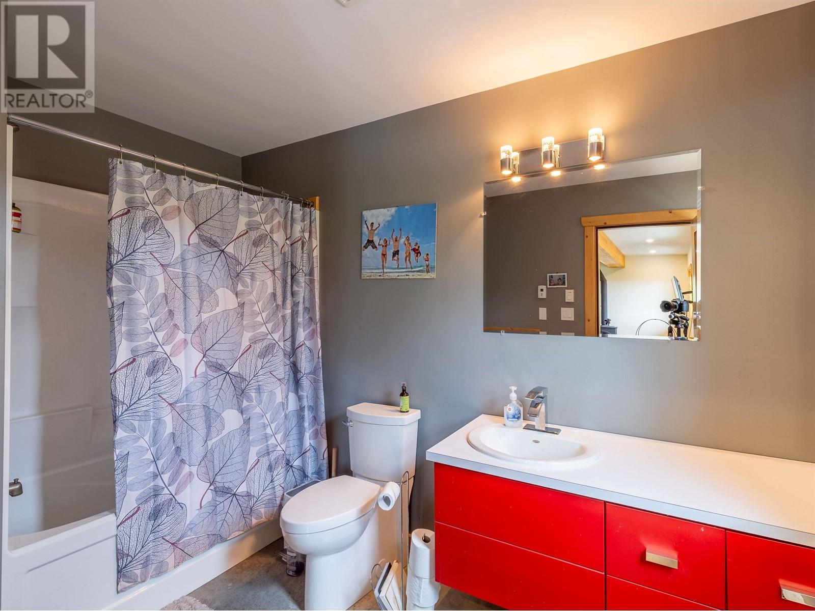 585 16 HIGHWAY, Smithers