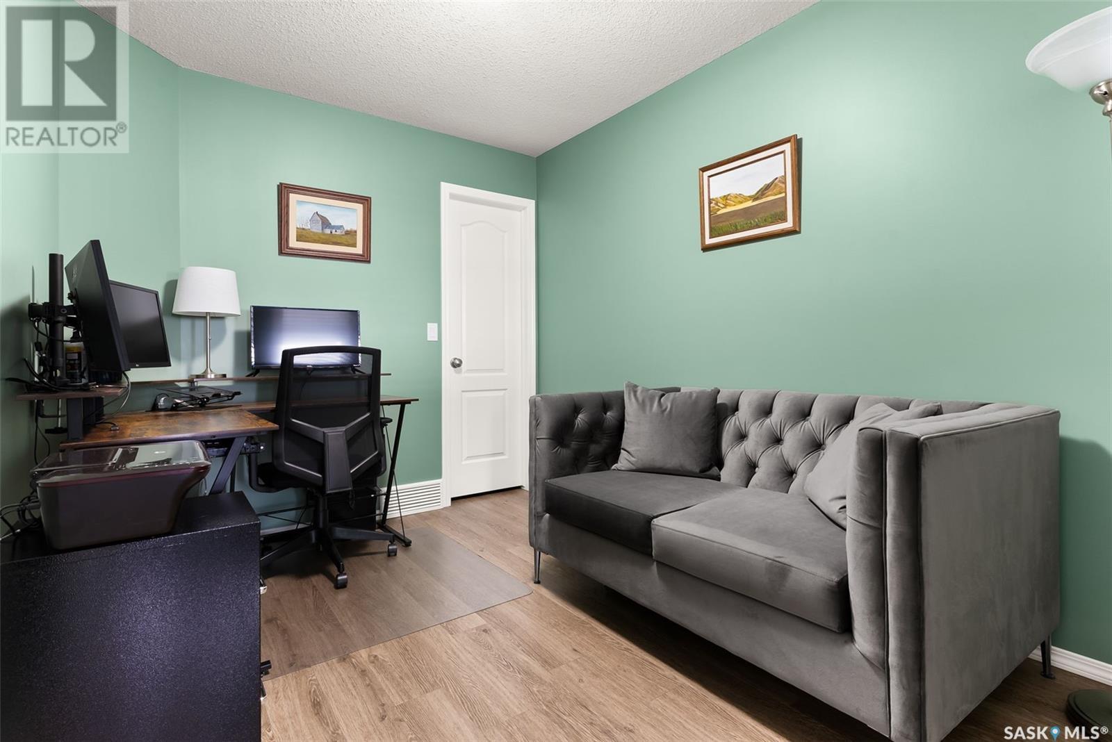 Single Family House Low rise for Sale in  Buckingham DRIVE E Regina 