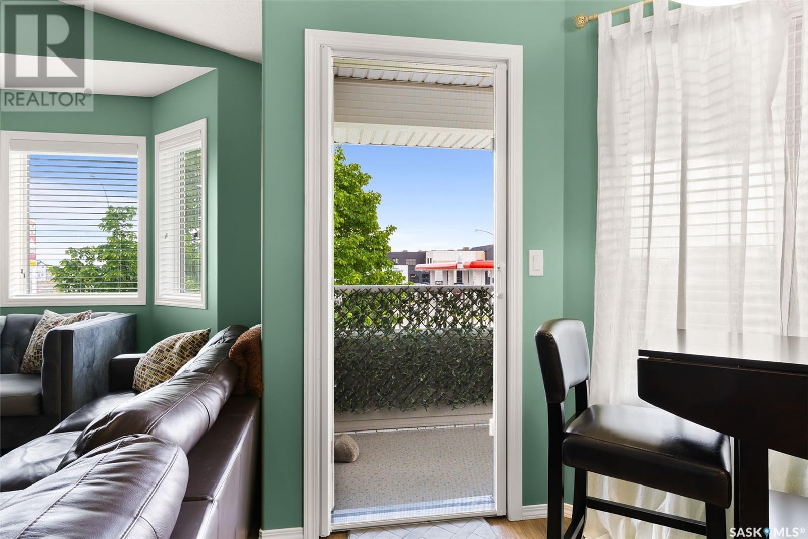 Single Family House Low rise for Sale in  Buckingham DRIVE E Regina 