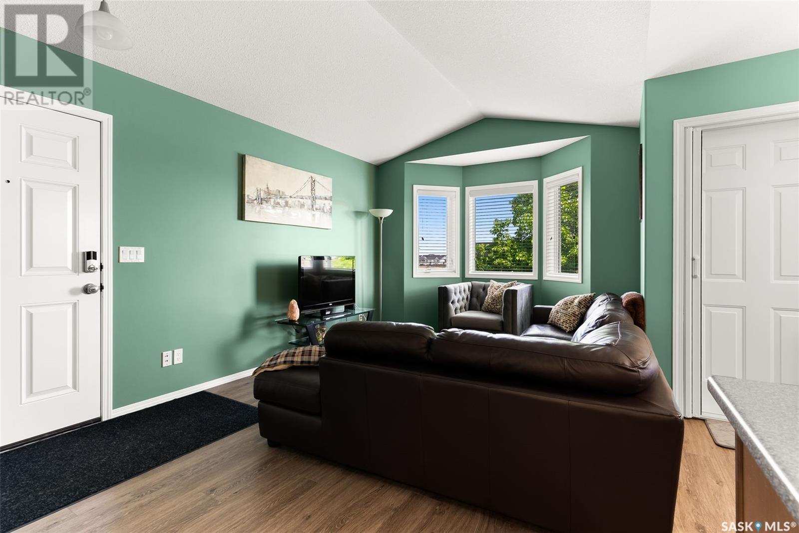 Single Family House Low rise for Sale in  Buckingham DRIVE E Regina 