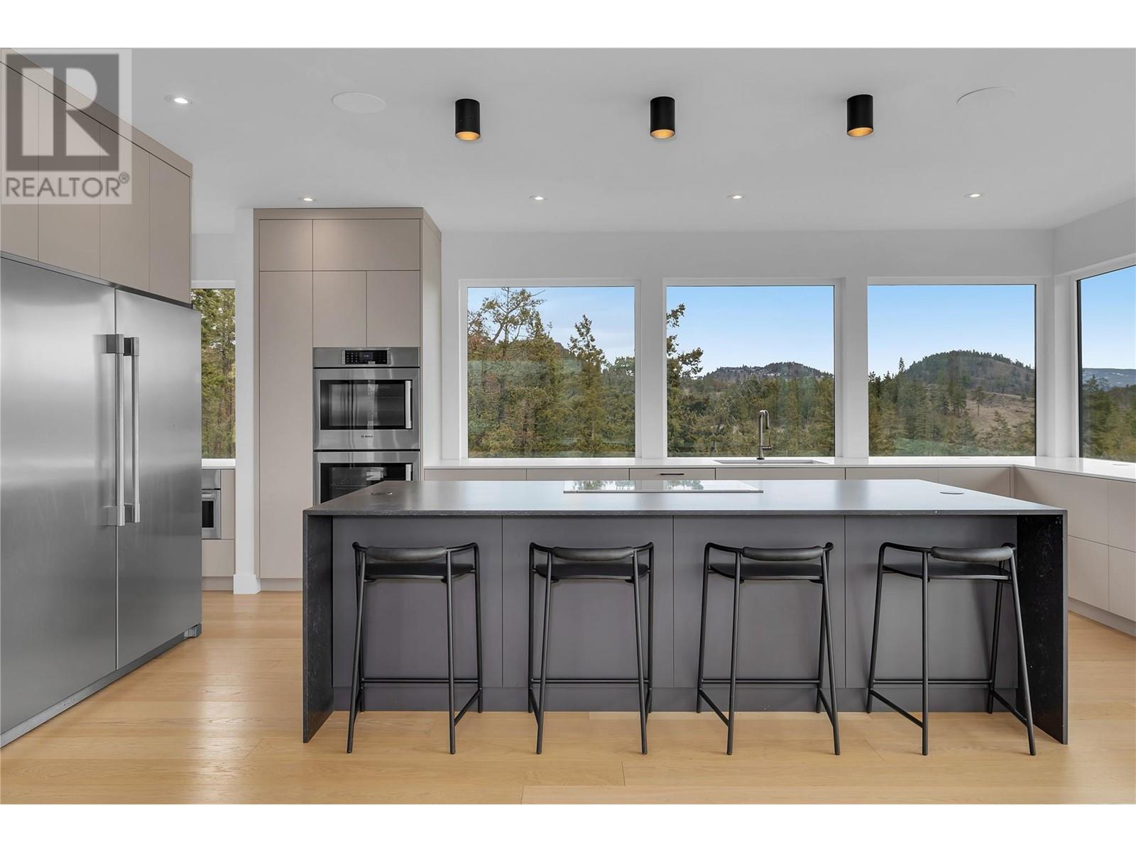  1190 Stoneypointe Court, Kelowna