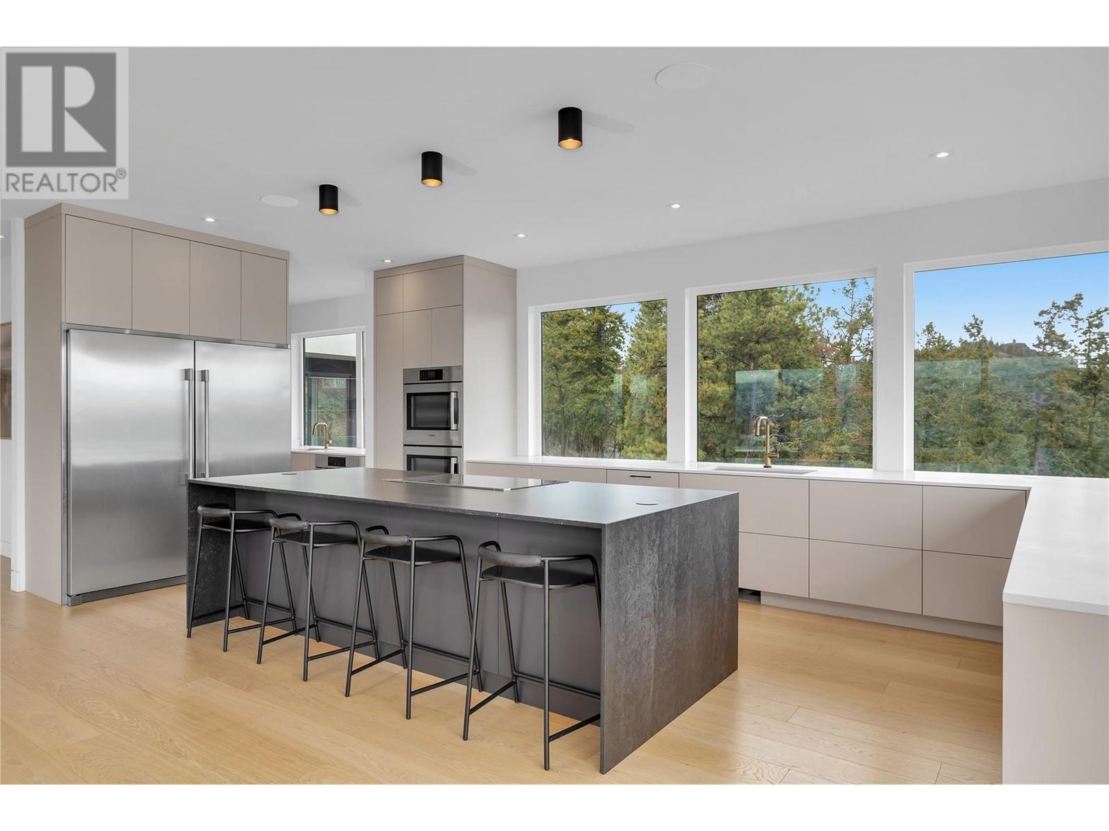  1190 Stoneypointe Court, Kelowna