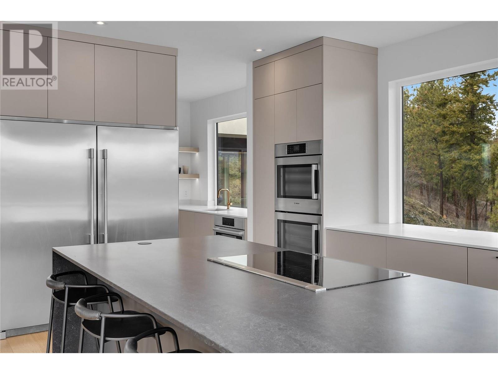  1190 Stoneypointe Court, Kelowna