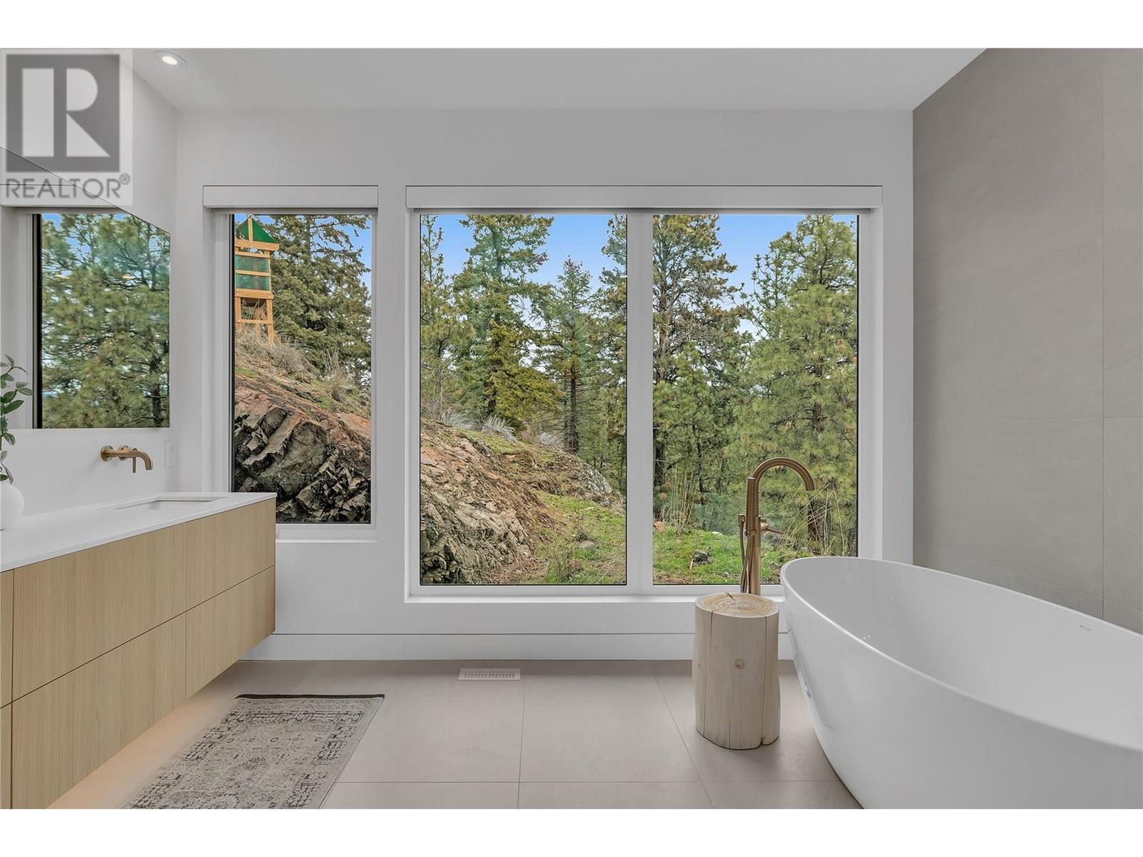  1190 Stoneypointe Court, Kelowna