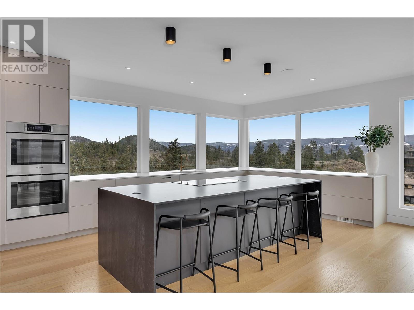  1190 Stoneypointe Court, Kelowna