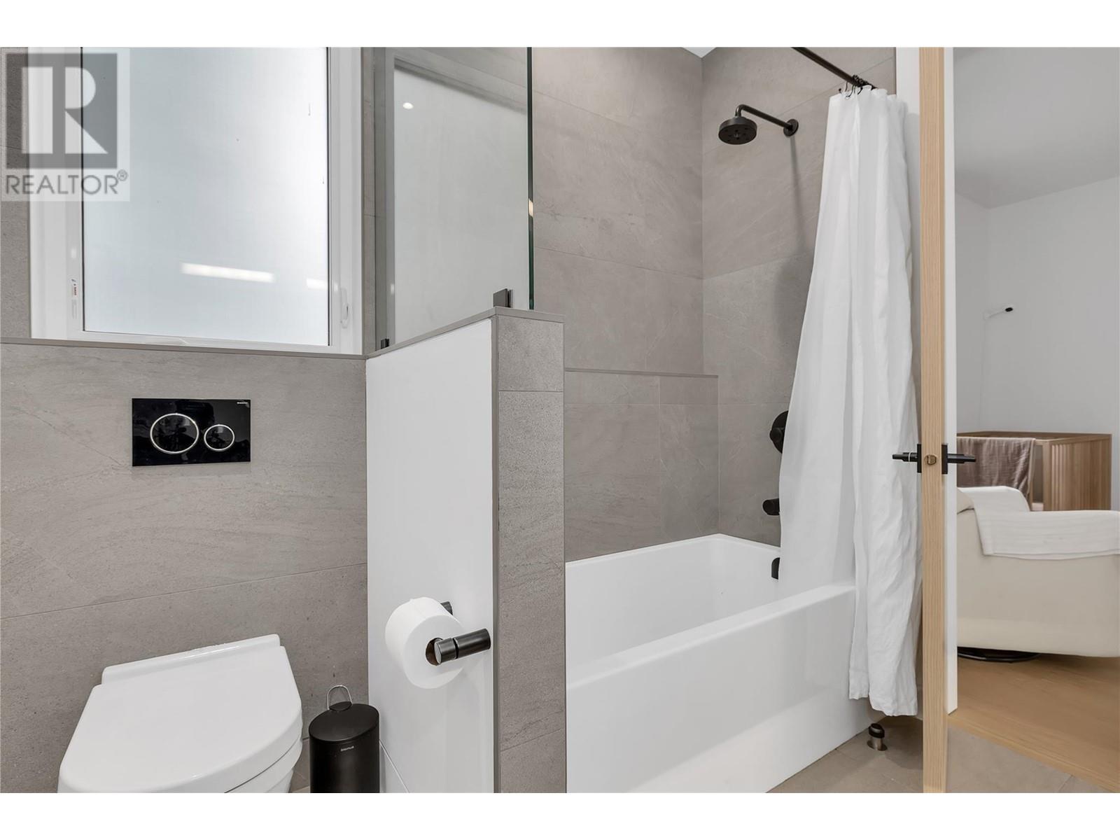  1190 Stoneypointe Court, Kelowna