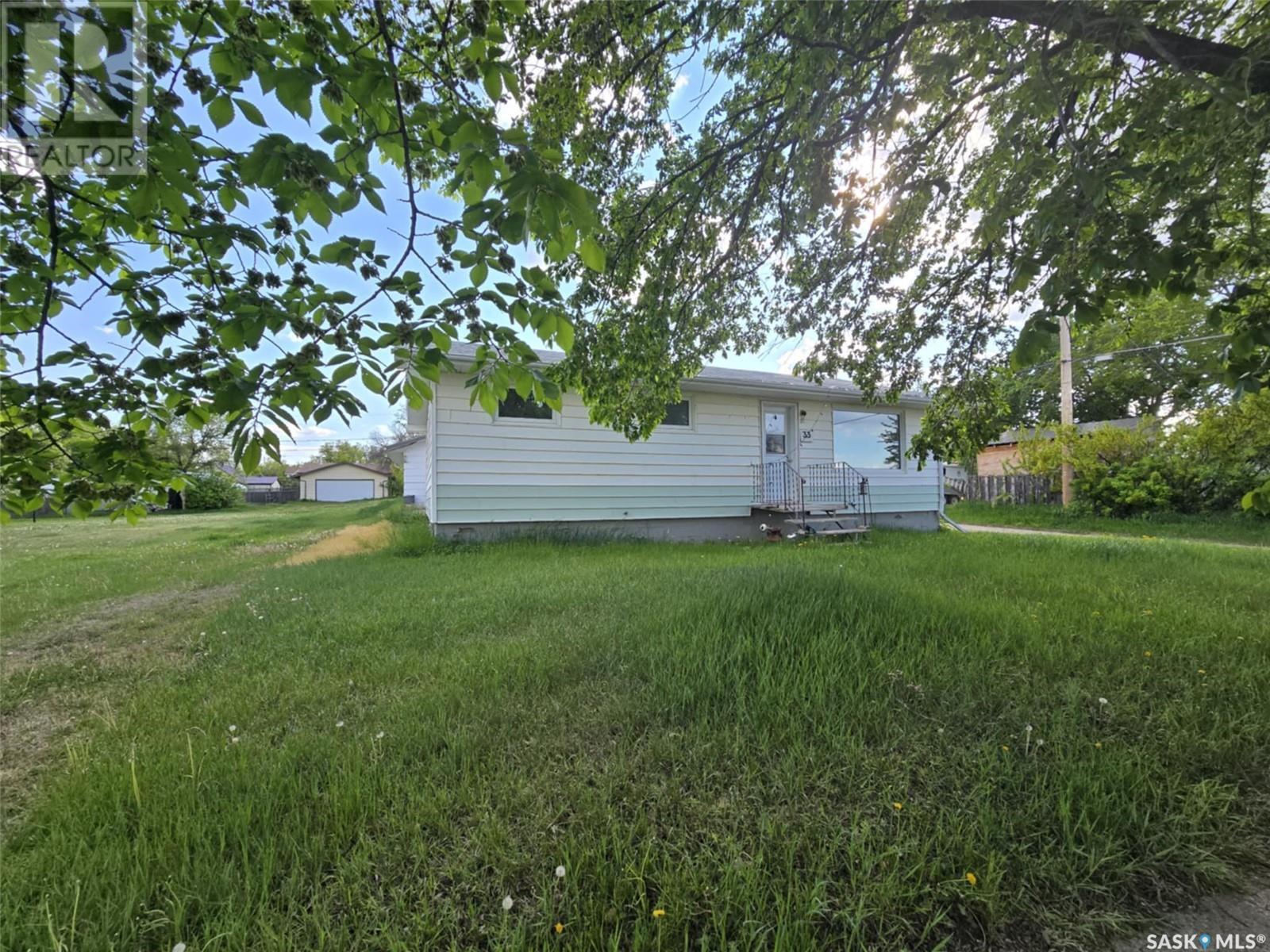 Photo 22 of 33 4th Avenue E, Central Butte SK
