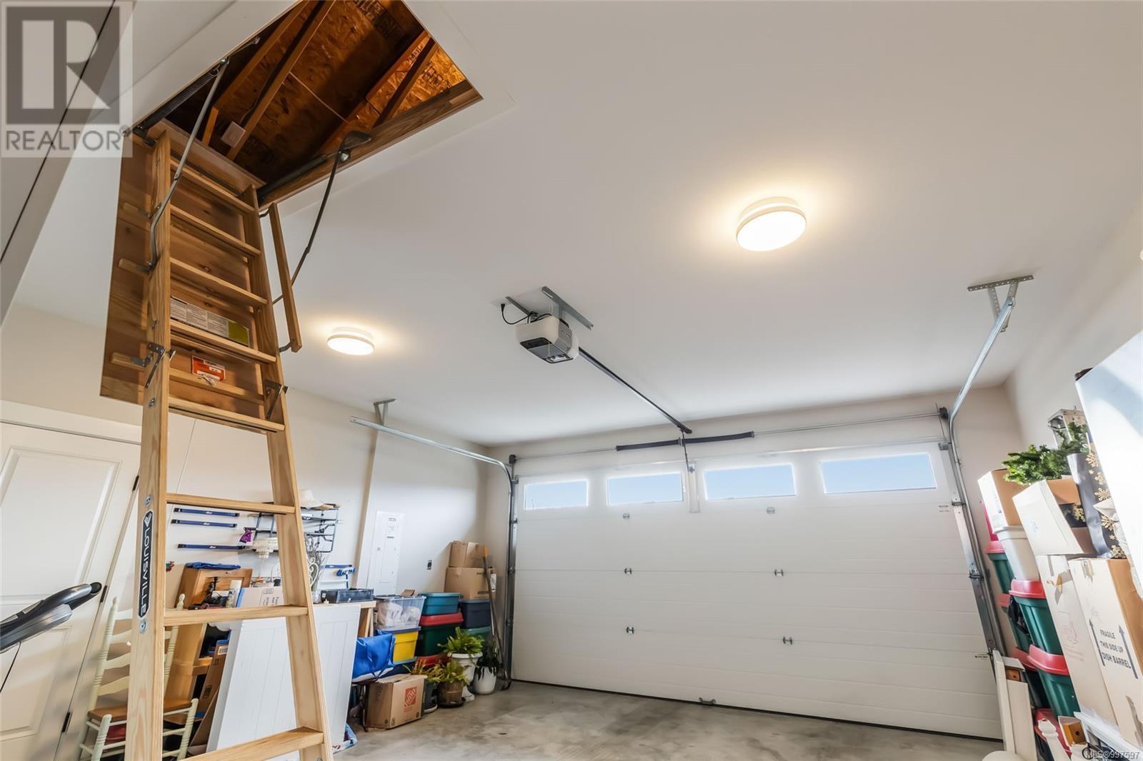 1000 Brookfield Cres, Parksville real estate listing 997597