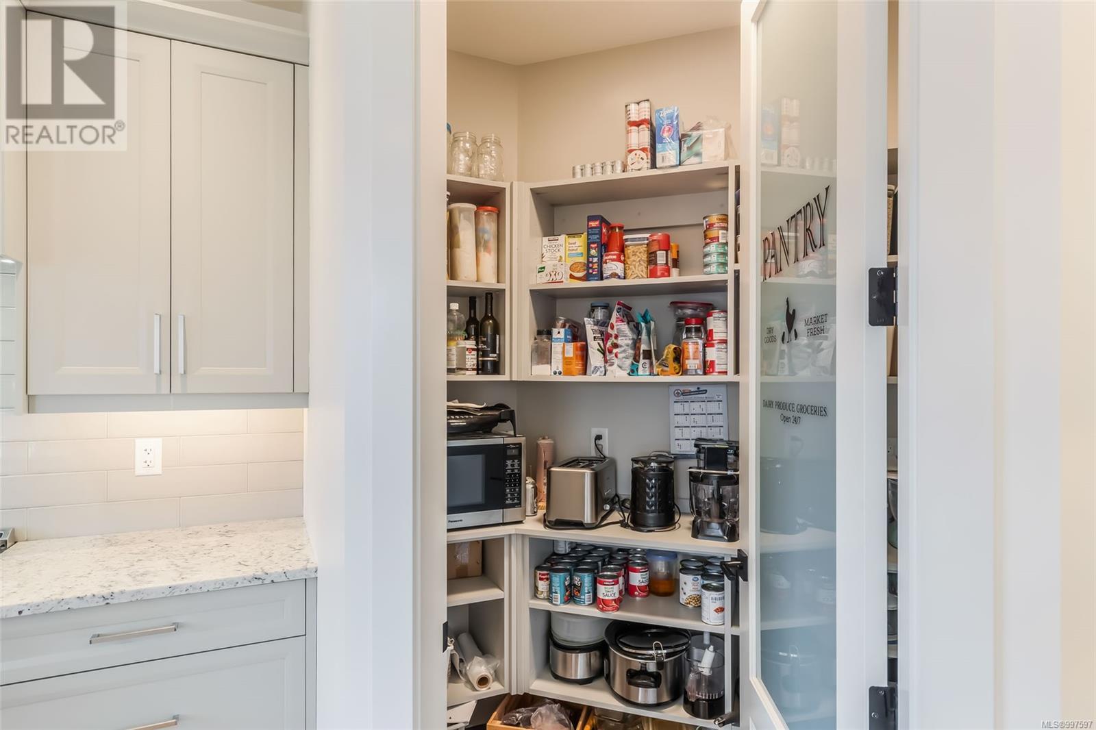 1000 Brookfield Cres, Parksville real estate listing 997597