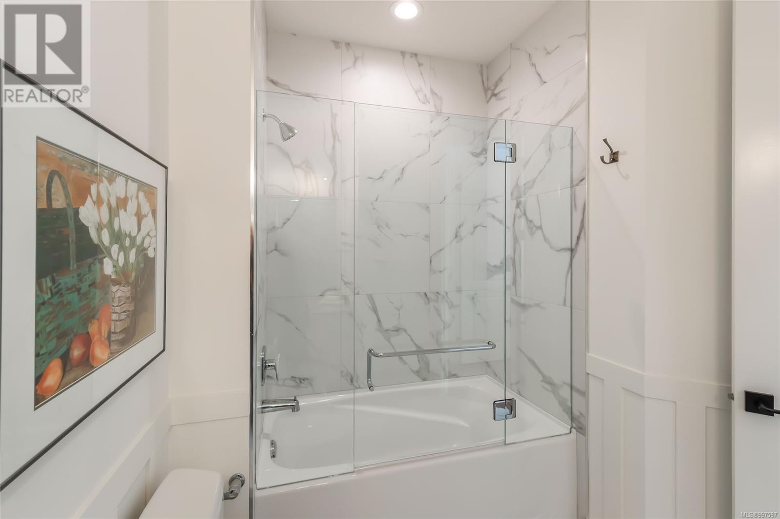 1000 Brookfield Cres, Parksville real estate listing 997597
