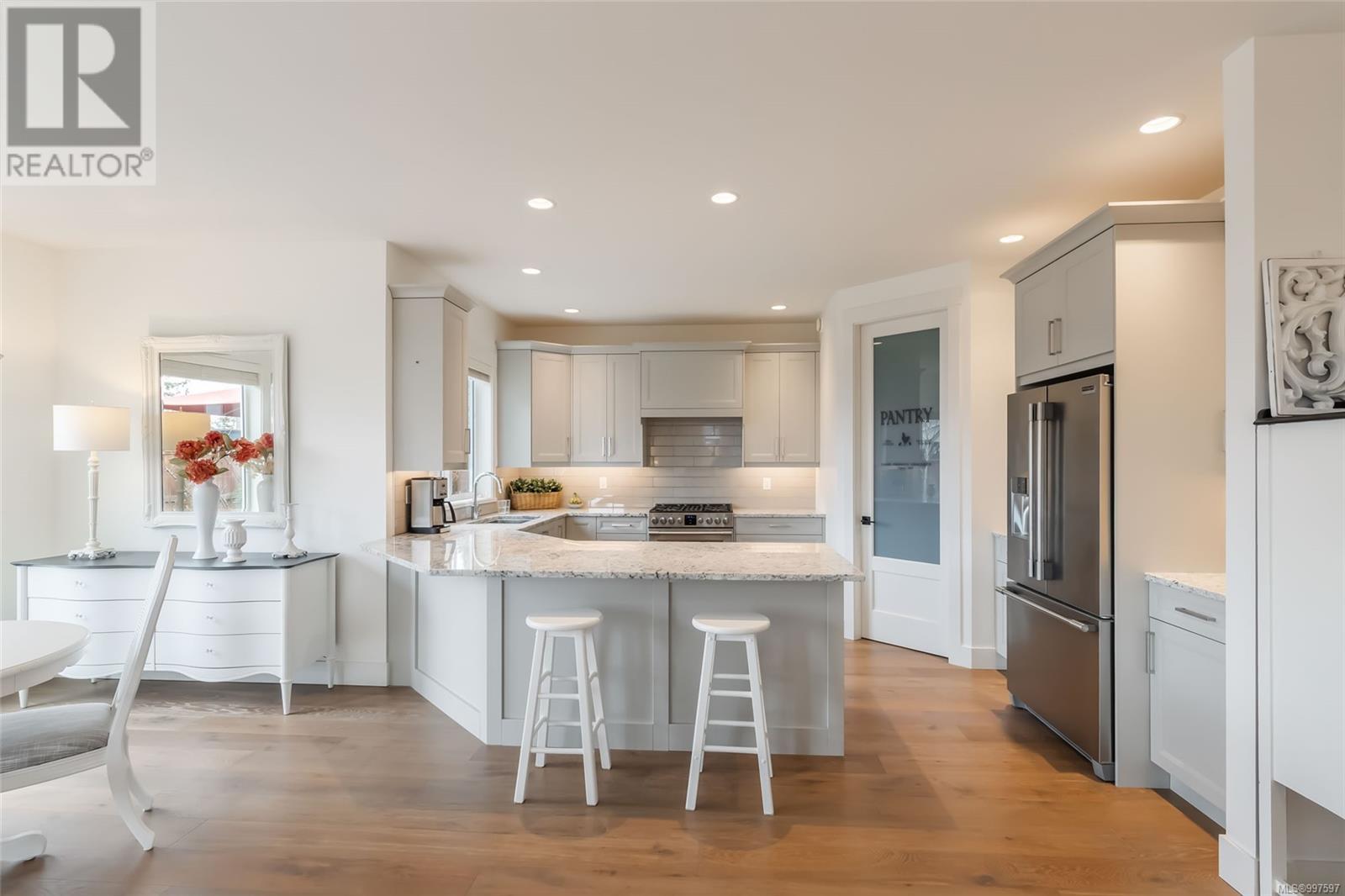1000 Brookfield Cres, Parksville real estate listing 997597