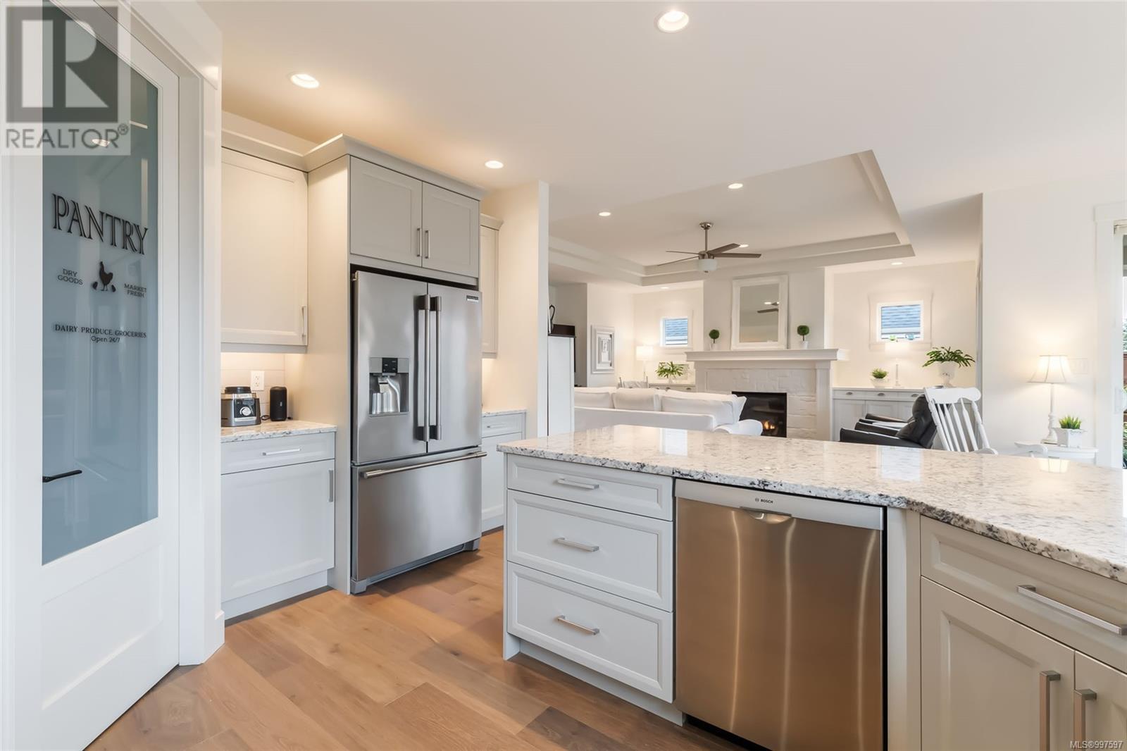 1000 Brookfield Cres, Parksville real estate listing 997597