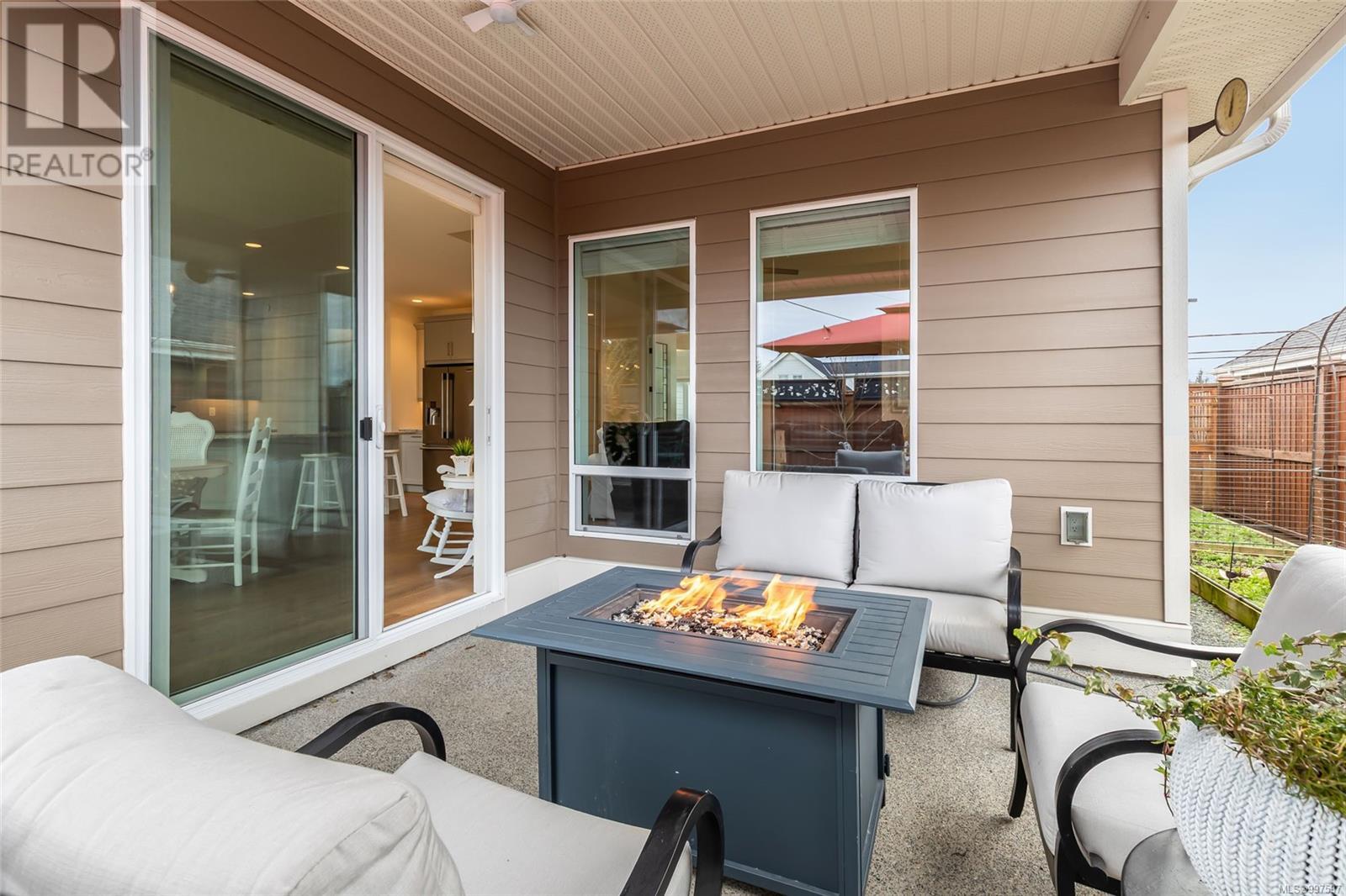 1000 Brookfield Cres, Parksville real estate listing 997597