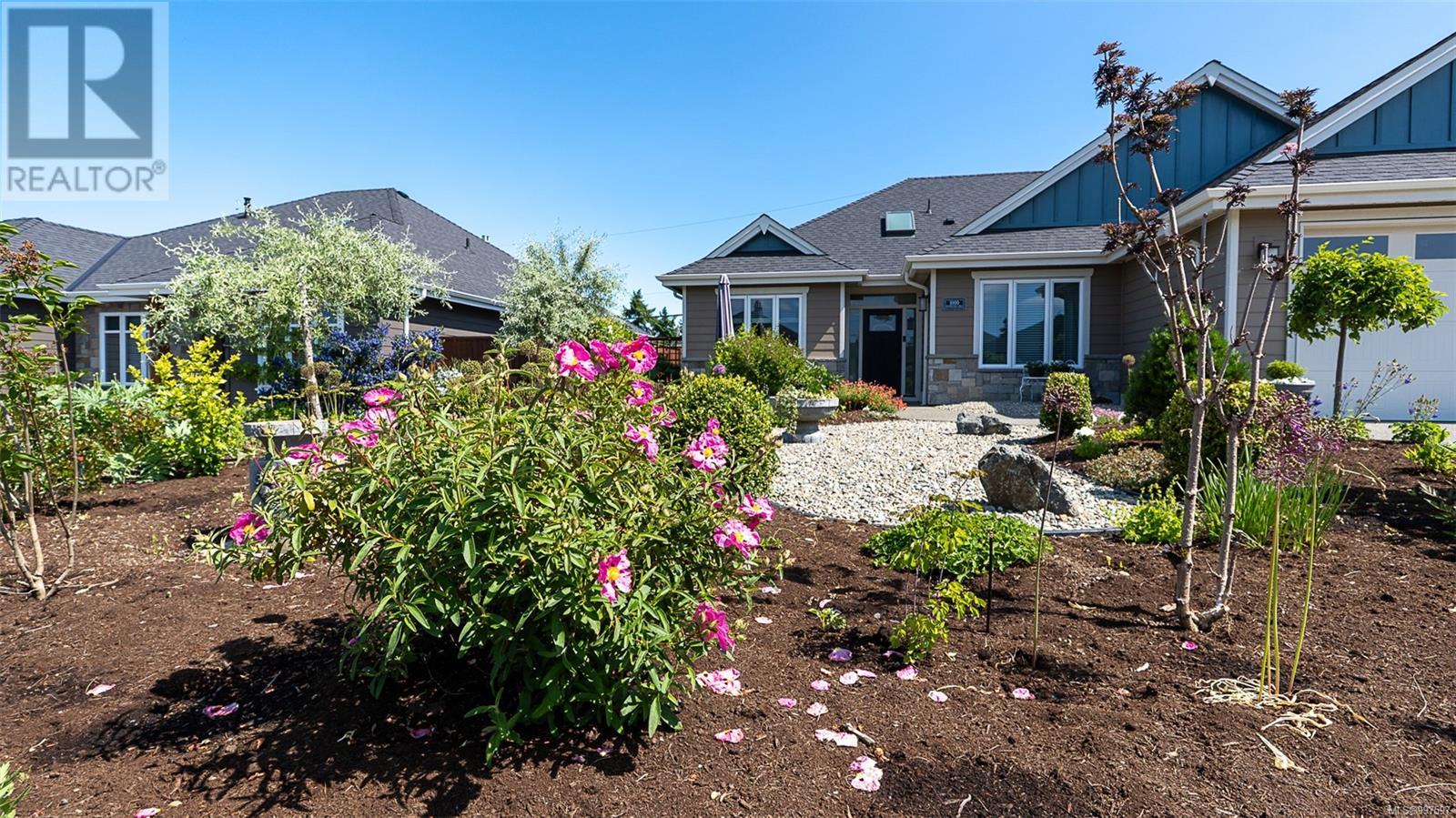 1000 Brookfield Cres, Parksville real estate listing 997597