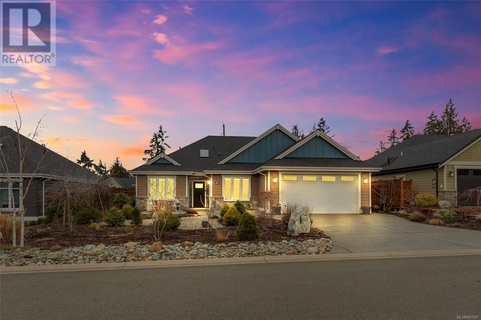 1000 Brookfield Cres, Parksville real estate listing 997597