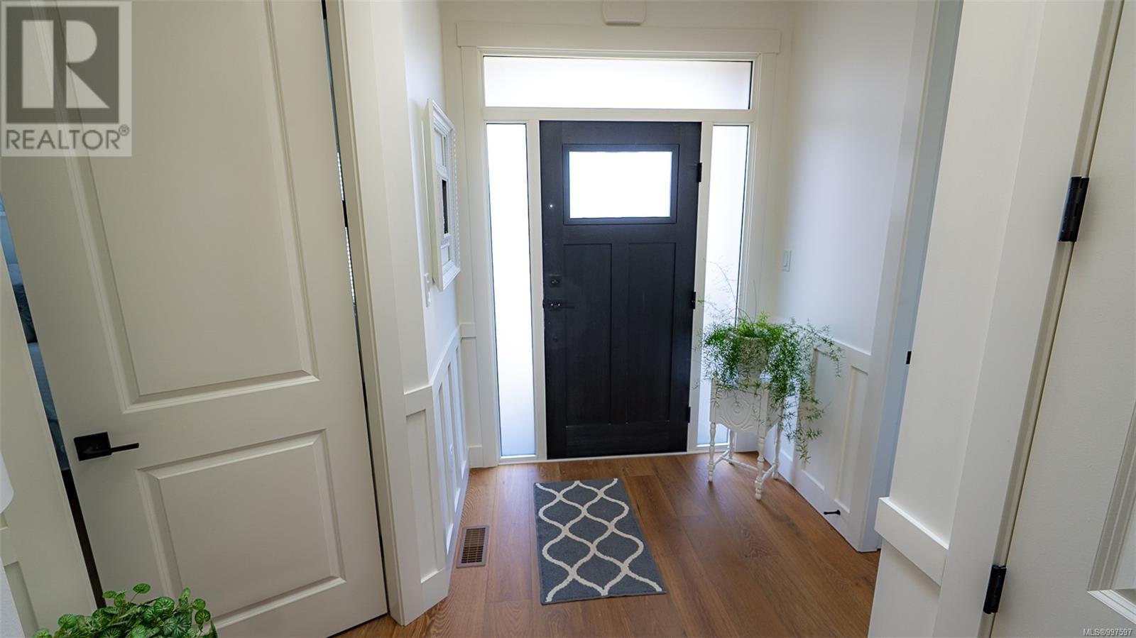 1000 Brookfield Cres, Parksville real estate listing 997597