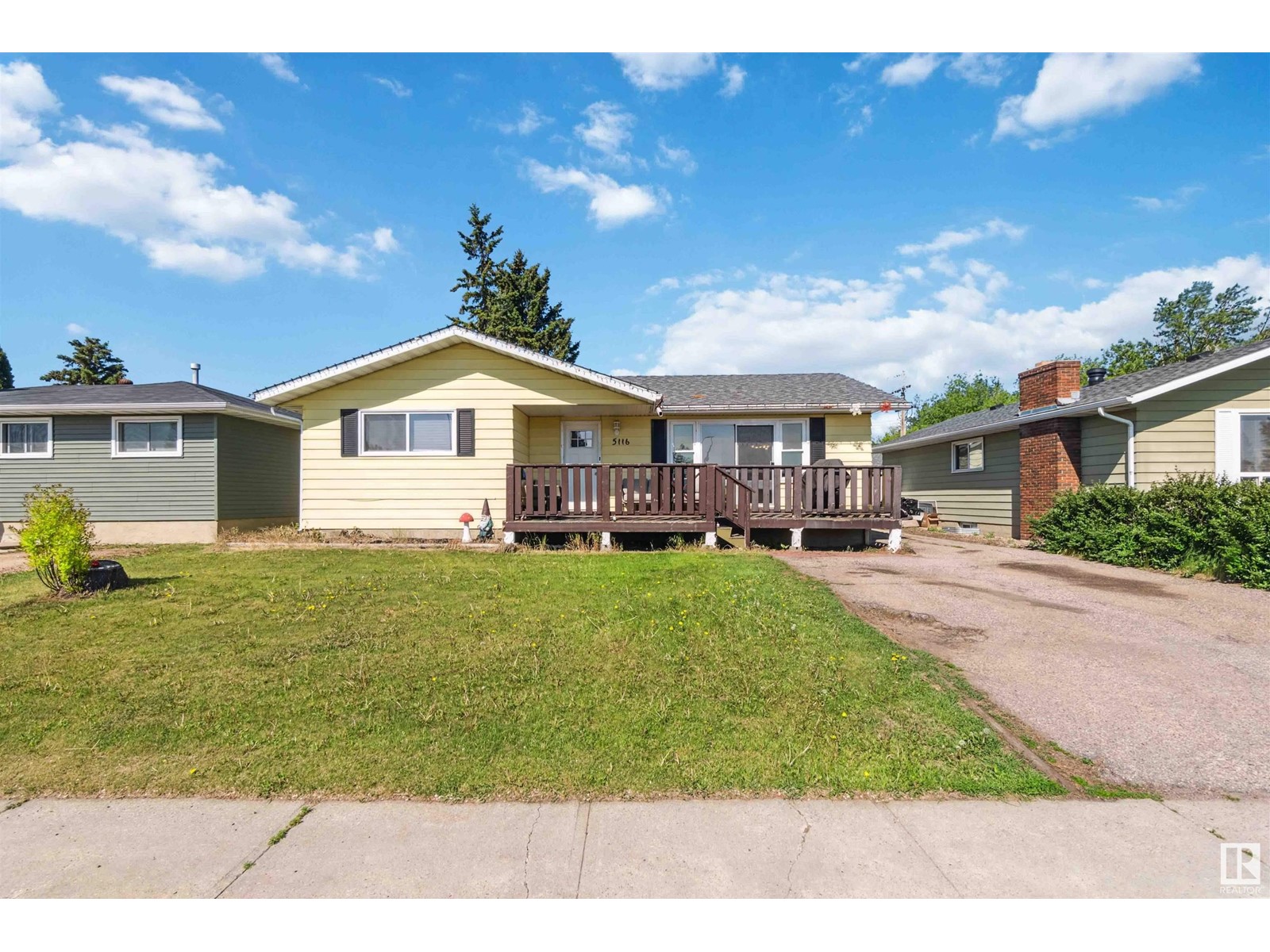 Photo 1 of 5116 59 St, Redwater AB